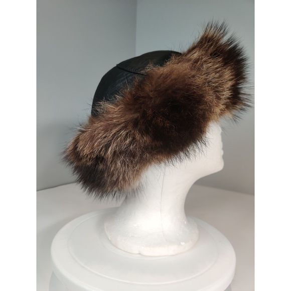 Vintage Racoon and Black Leather Fur Hat from Canada 21\